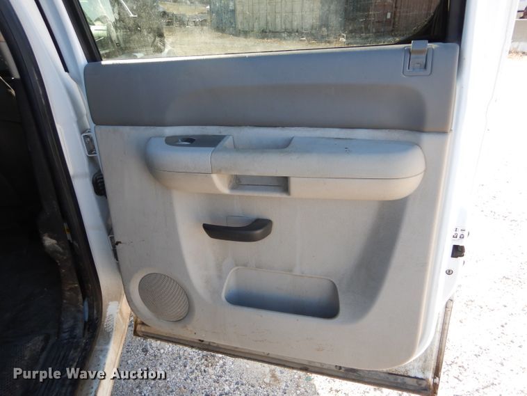 image for item DH6948 2012 GMC Sierra 2500HD Crew Cab pickup truck