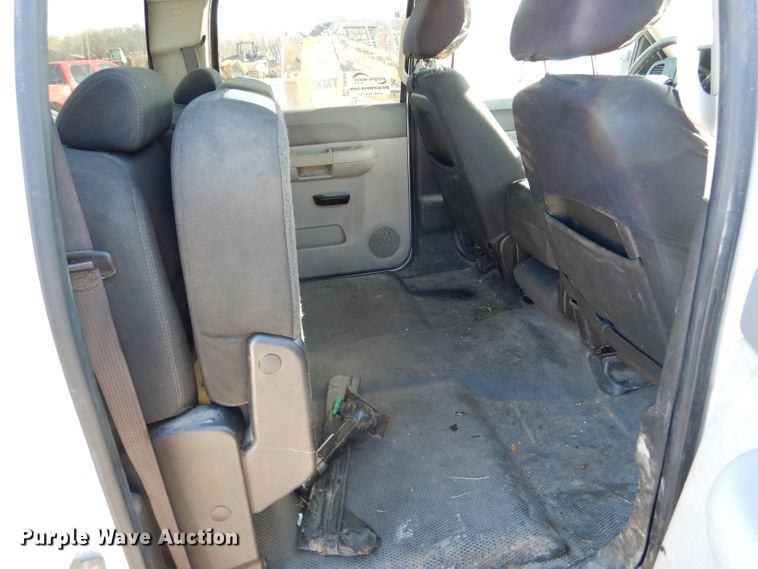 image for item DH6948 2012 GMC Sierra 2500HD Crew Cab pickup truck