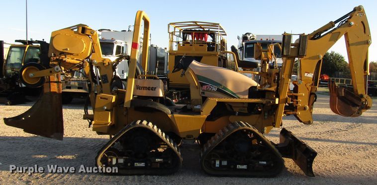 image for item DH8294 2011 Vermeer RTX750 vibratory cable plow