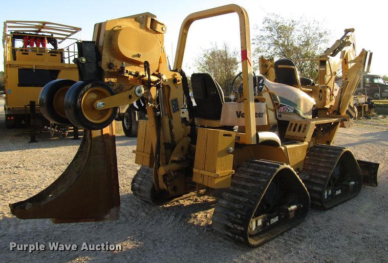 image for item DH8294 2011 Vermeer RTX750 vibratory cable plow