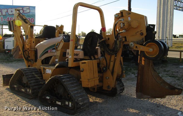 image for item DH8294 2011 Vermeer RTX750 vibratory cable plow