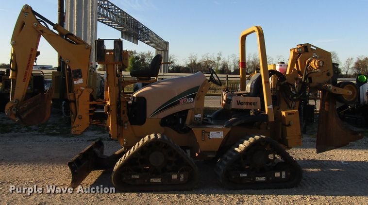 image for item DH8294 2011 Vermeer RTX750 vibratory cable plow