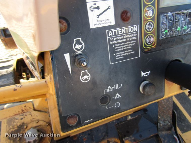 image for item DH8294 2011 Vermeer RTX750 vibratory cable plow