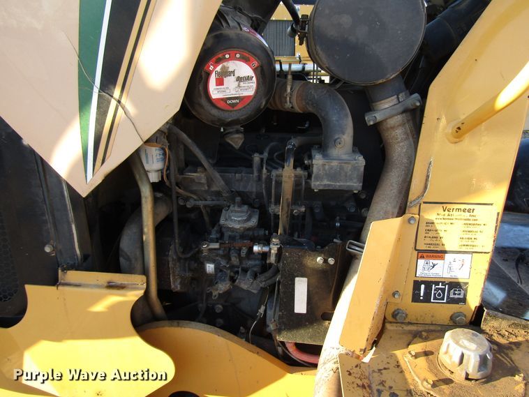 image for item DH8294 2011 Vermeer RTX750 vibratory cable plow