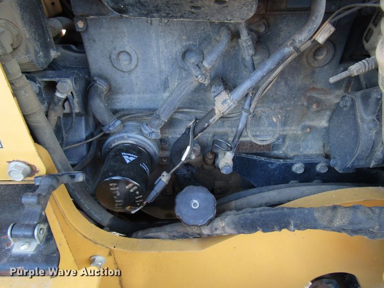 image for item DH8294 2011 Vermeer RTX750 vibratory cable plow