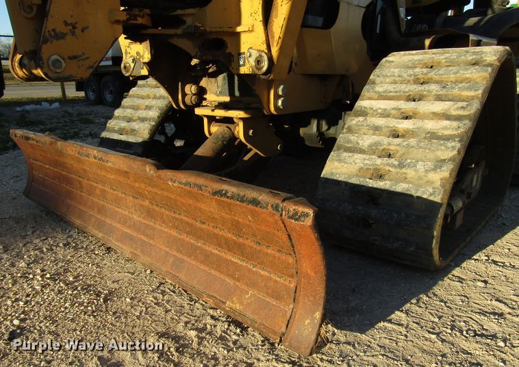 image for item DH8294 2011 Vermeer RTX750 vibratory cable plow