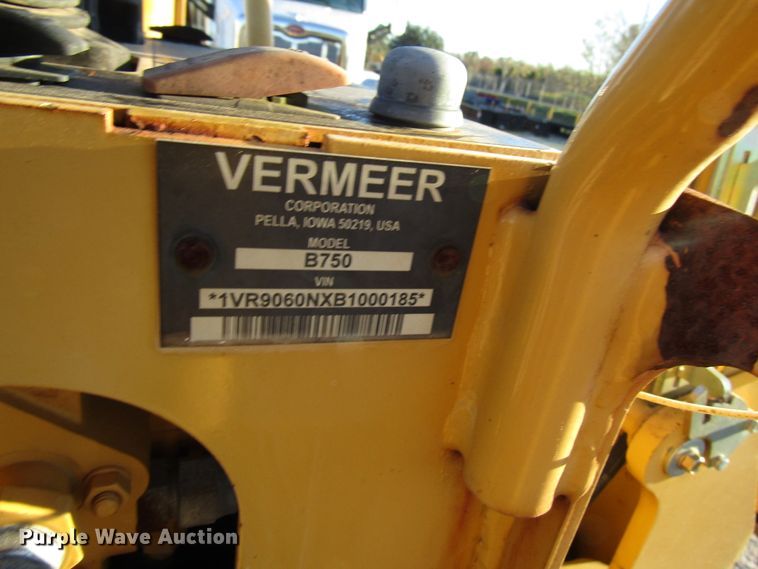 image for item DH8294 2011 Vermeer RTX750 vibratory cable plow