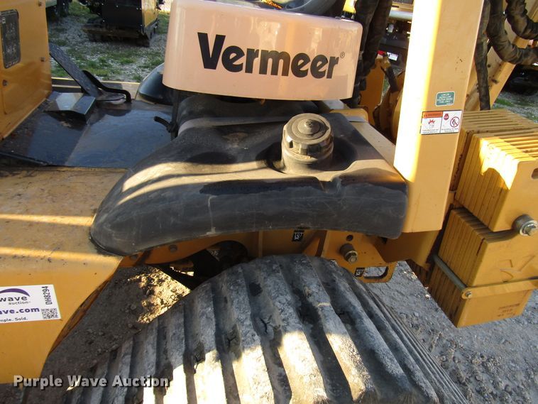 image for item DH8294 2011 Vermeer RTX750 vibratory cable plow
