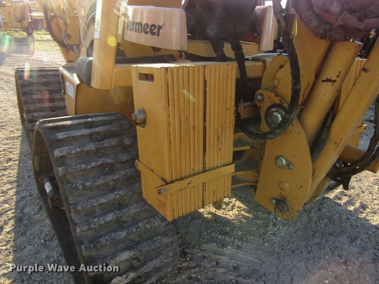 image for item DH8294 2011 Vermeer RTX750 vibratory cable plow