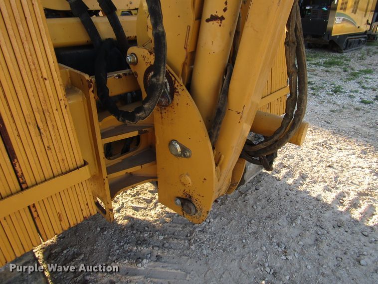 image for item DH8294 2011 Vermeer RTX750 vibratory cable plow