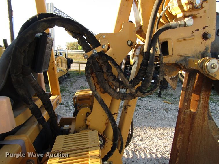 image for item DH8294 2011 Vermeer RTX750 vibratory cable plow