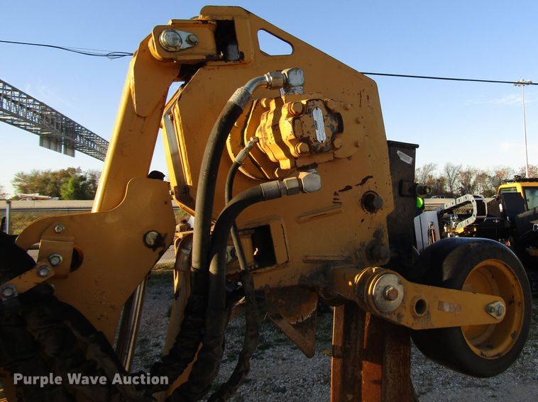 image for item DH8294 2011 Vermeer RTX750 vibratory cable plow