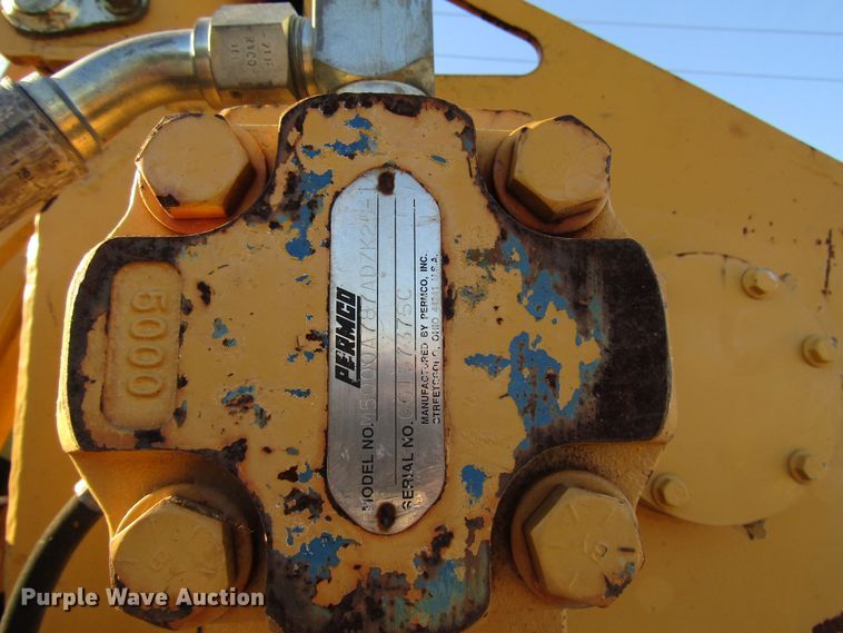 image for item DH8294 2011 Vermeer RTX750 vibratory cable plow