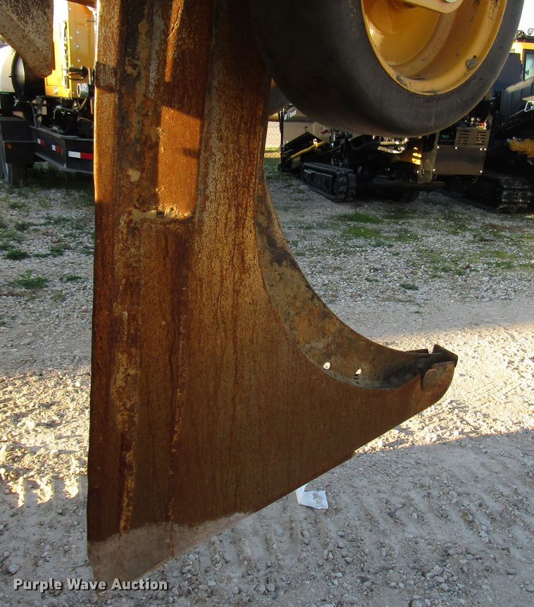 image for item DH8294 2011 Vermeer RTX750 vibratory cable plow