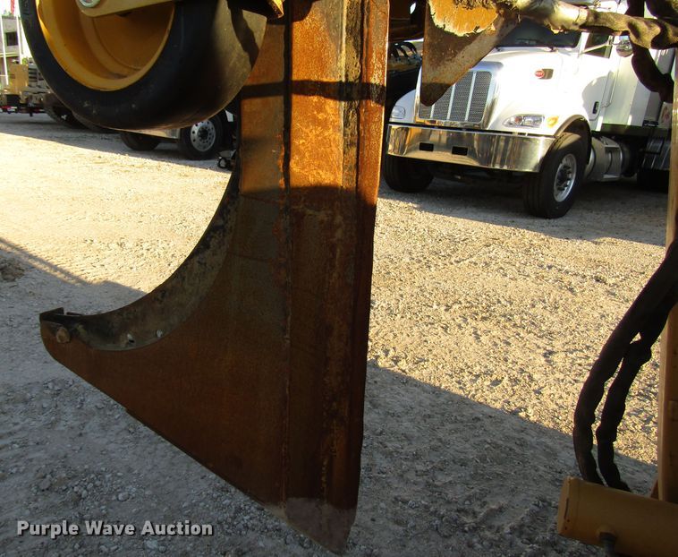 image for item DH8294 2011 Vermeer RTX750 vibratory cable plow