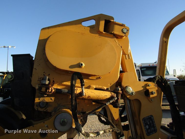 image for item DH8294 2011 Vermeer RTX750 vibratory cable plow