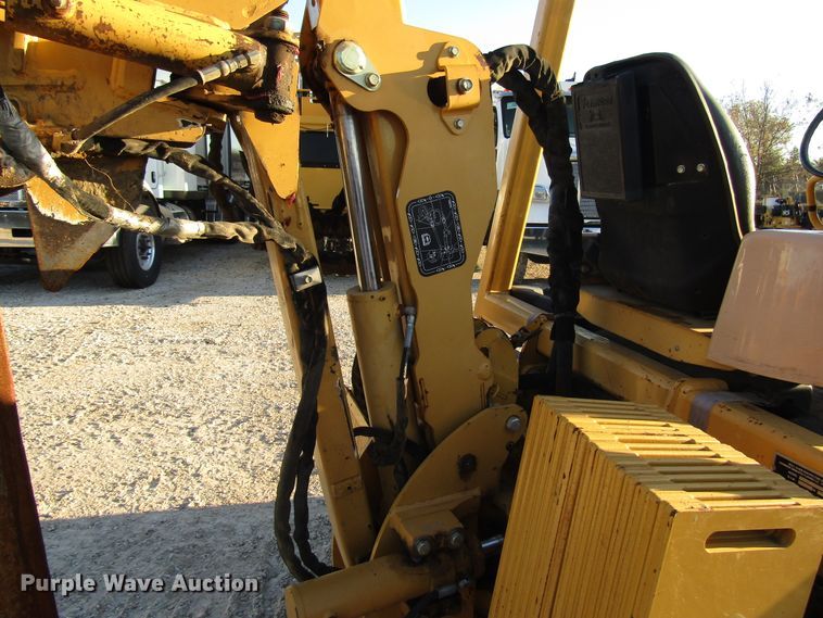 image for item DH8294 2011 Vermeer RTX750 vibratory cable plow