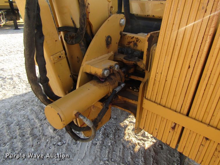 image for item DH8294 2011 Vermeer RTX750 vibratory cable plow