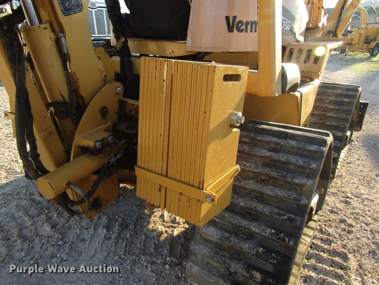 image for item DH8294 2011 Vermeer RTX750 vibratory cable plow
