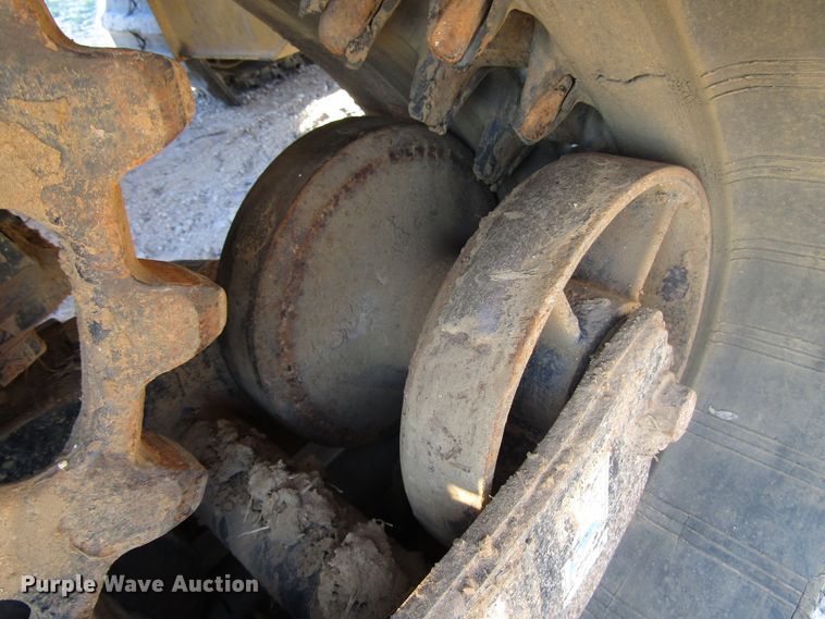 image for item DH8294 2011 Vermeer RTX750 vibratory cable plow