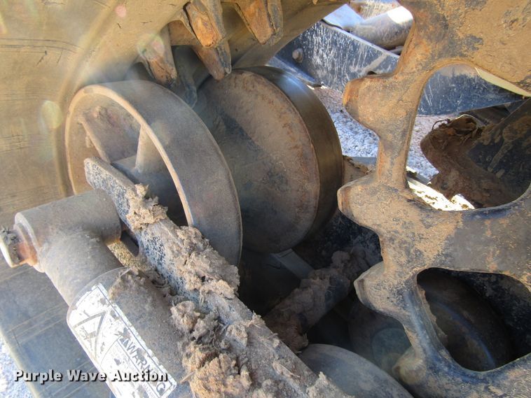 image for item DH8294 2011 Vermeer RTX750 vibratory cable plow