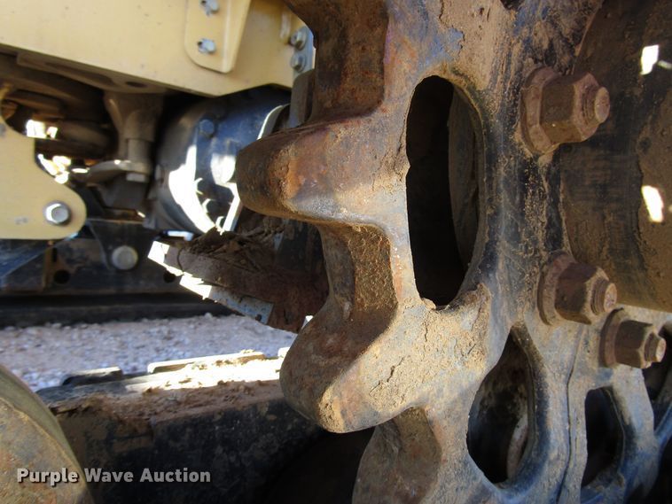 image for item DH8294 2011 Vermeer RTX750 vibratory cable plow