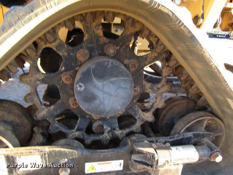 image for item DH8294 2011 Vermeer RTX750 vibratory cable plow