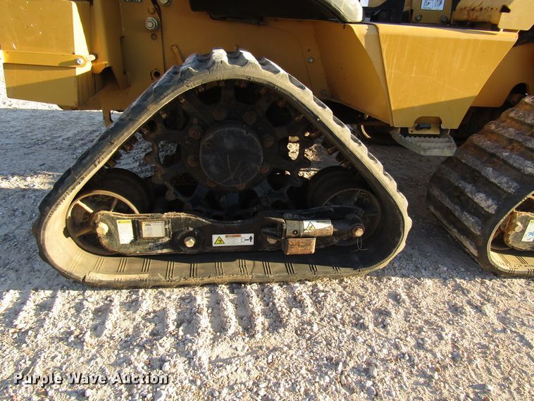 image for item DH8294 2011 Vermeer RTX750 vibratory cable plow