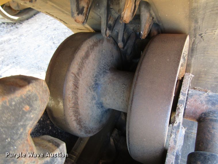 image for item DH8294 2011 Vermeer RTX750 vibratory cable plow