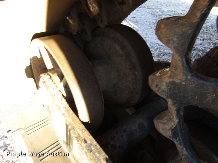 image for item DH8294 2011 Vermeer RTX750 vibratory cable plow