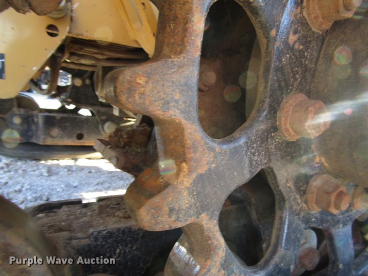 image for item DH8294 2011 Vermeer RTX750 vibratory cable plow