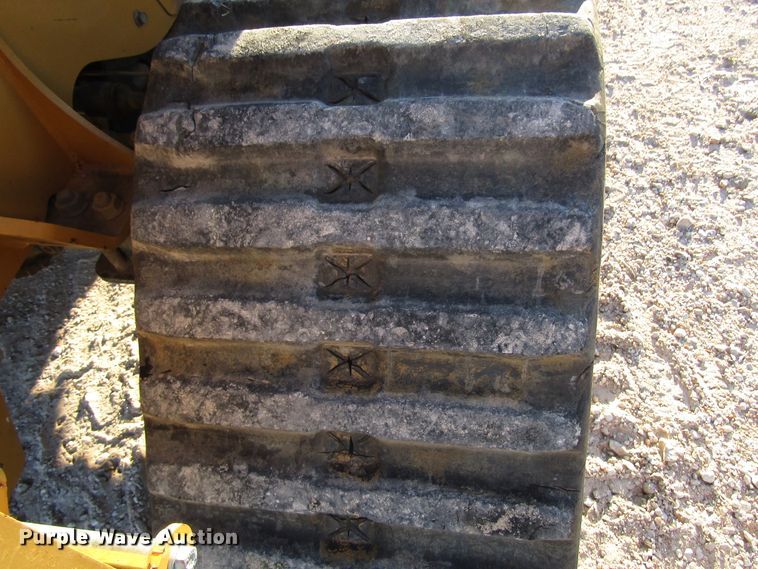 image for item DH8294 2011 Vermeer RTX750 vibratory cable plow