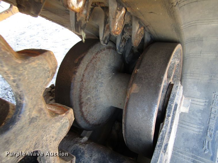 image for item DH8294 2011 Vermeer RTX750 vibratory cable plow