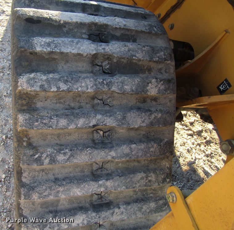 image for item DH8294 2011 Vermeer RTX750 vibratory cable plow