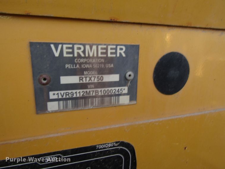 image for item DH8294 2011 Vermeer RTX750 vibratory cable plow