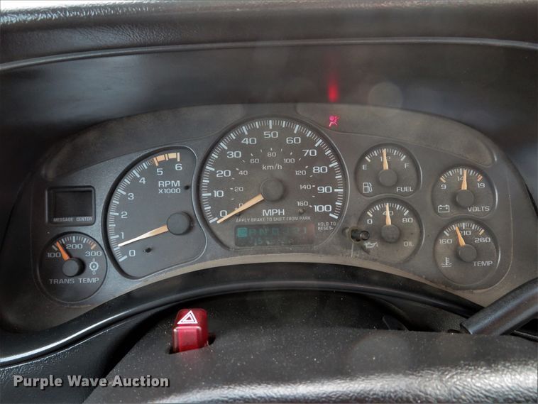 image for item DI2005 2002 Chevrolet Silverado 3500 Ext. Cab flatbed pickup truck