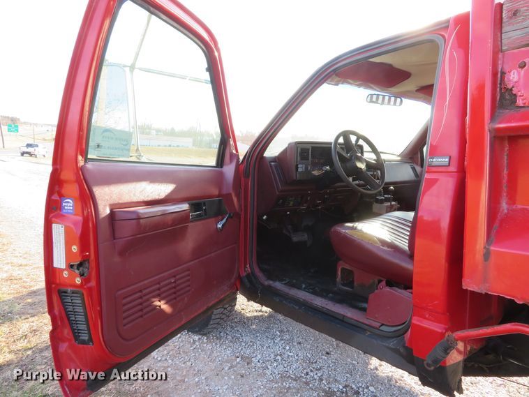 image for item DI2009 1993 Chevrolet Cheyenne 3500 dump bed pickup truck