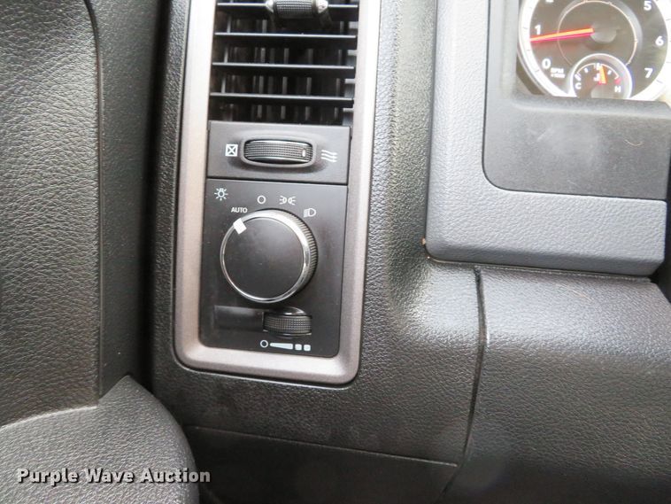 image for item DI2010 2014 Dodge Ram 3500HD Crew Cab utility bed pickup truck