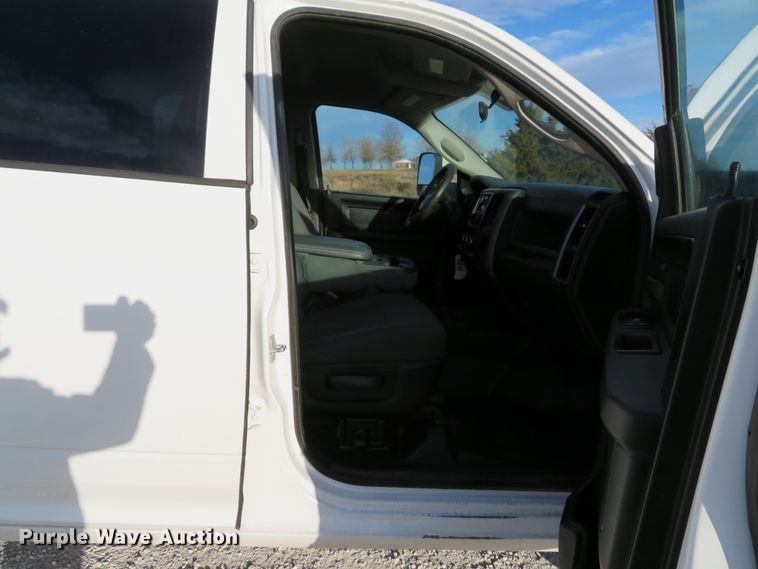 image for item DI2010 2014 Dodge Ram 3500HD Crew Cab utility bed pickup truck