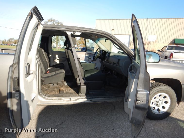 image for item DI2598 2013 Chevrolet Silverado 1500 Ext. Cab pickup truck