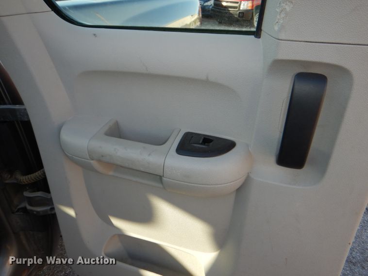 image for item DI2598 2013 Chevrolet Silverado 1500 Ext. Cab pickup truck