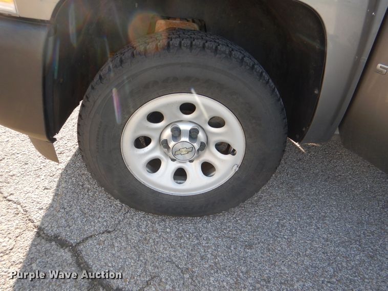 image for item DI2598 2013 Chevrolet Silverado 1500 Ext. Cab pickup truck