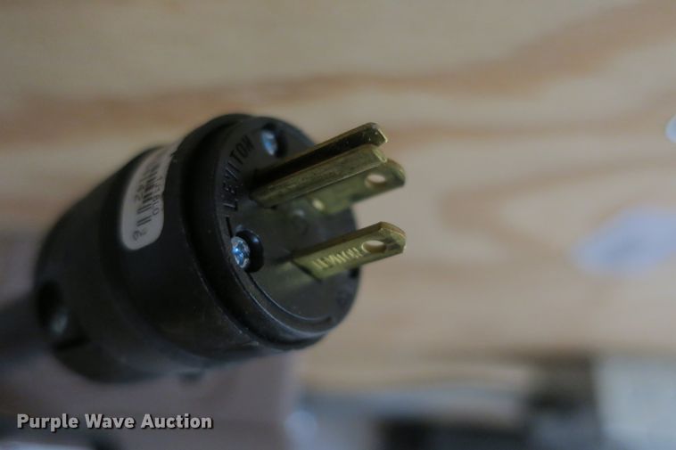 image for item EA9423 2019 Cargo Craft Dragster enclosed cargo trailer