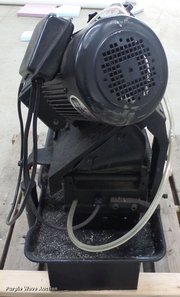 image for item EF9593 Dayton 4YG30A bandsaw