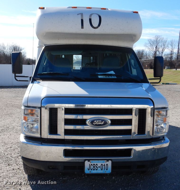 image for item EK9130 2011 Ford E350 Super Duty Star Tran shuttle bus