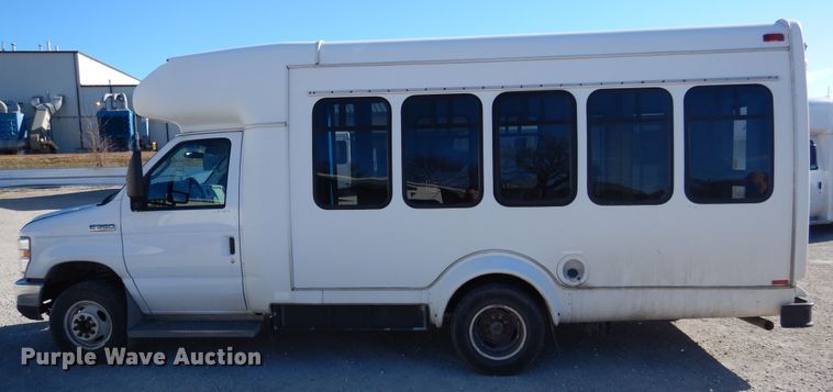 image for item EK9130 2011 Ford E350 Super Duty Star Tran shuttle bus