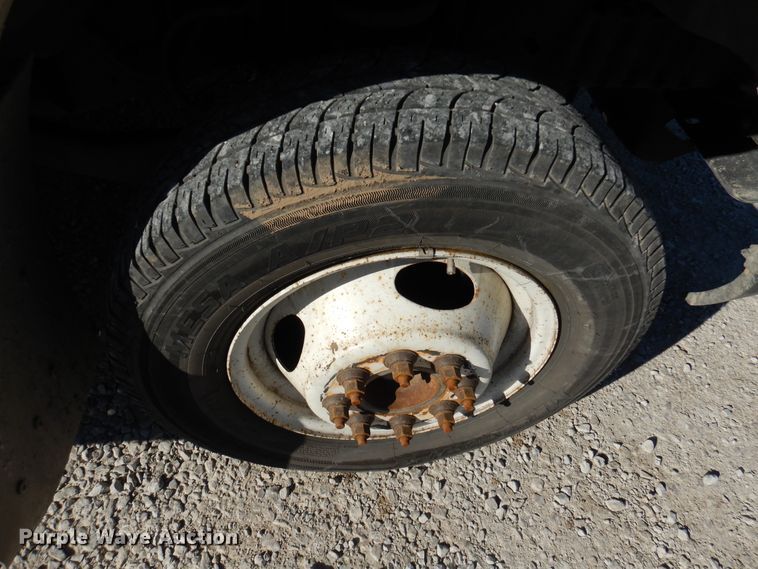 image for item EK9130 2011 Ford E350 Super Duty Star Tran shuttle bus