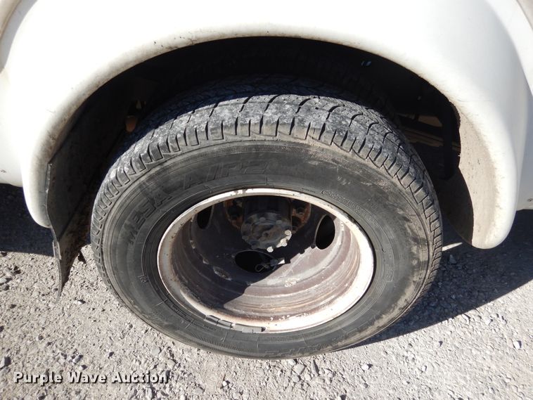 image for item EK9130 2011 Ford E350 Super Duty Star Tran shuttle bus