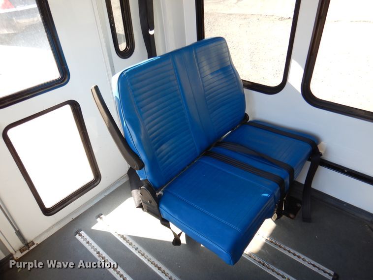 image for item EK9130 2011 Ford E350 Super Duty Star Tran shuttle bus