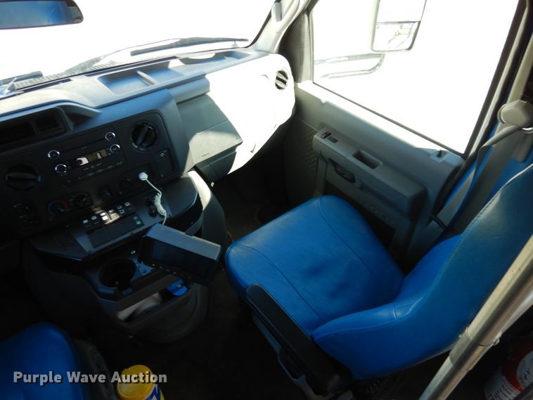 image for item EK9130 2011 Ford E350 Super Duty Star Tran shuttle bus